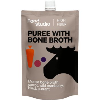   Food Studio püré jávorszarvas csontlével, vad tőzegáfonyával, fekete ribizlivel és sárgarépával